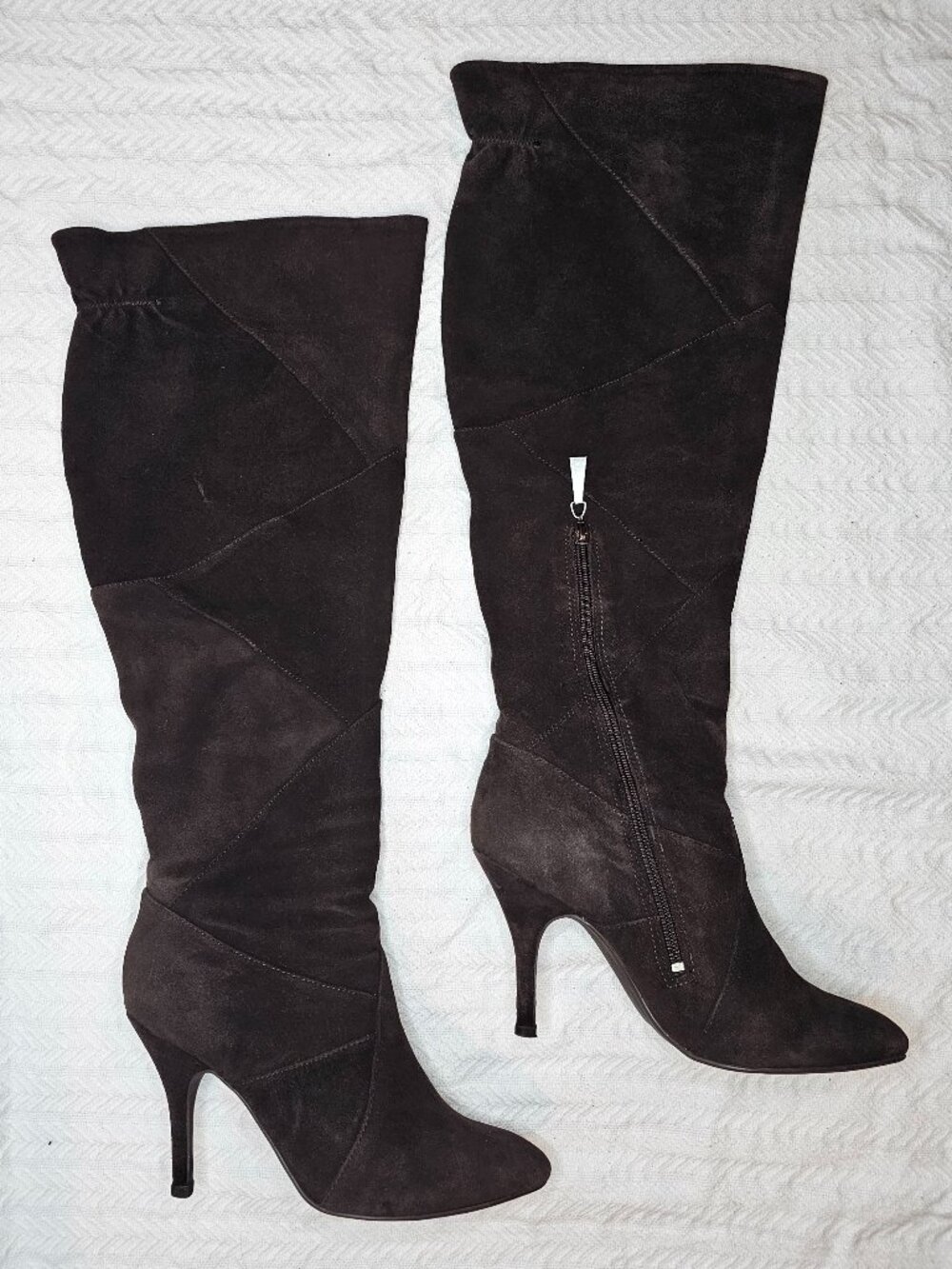 3.75” Stiletto Heel Pointed Toe Knee High Paneled Suede Boots 8 Chocolate Brown